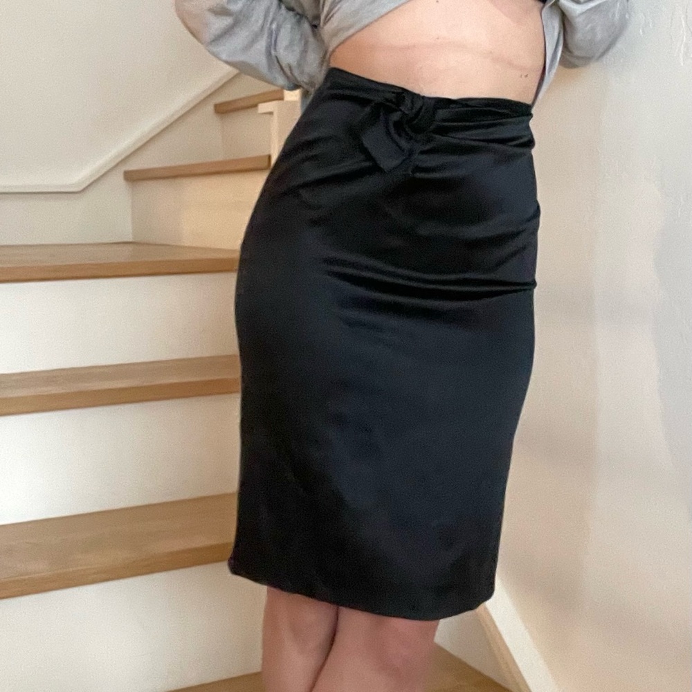 Gucci Black Silk Wrap Gathered Bow Tie Flower Waist Detail Pencil Skirt Size 42